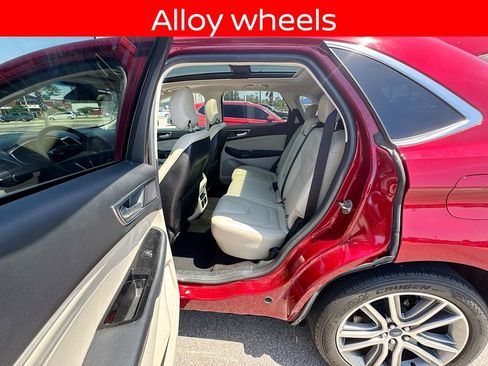 Used 2019 Ford Edge Titanium w/ Equipment Group 301A FWD image 25