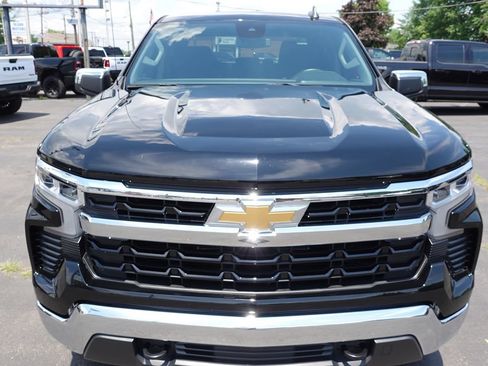 Used 2024 Chevrolet Silverado 1500 LT AWD/4WD image 8