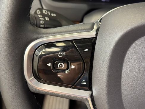 Used 2023 Volvo XC90 B6 Plus w/ Protection Package Premier AWD/4WD image 40