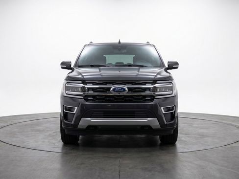 Used 2024 Ford Expedition Limited AWD/4WD image 2
