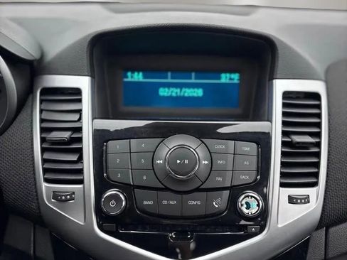 Used 2015 Chevrolet Cruze LT FWD image 14