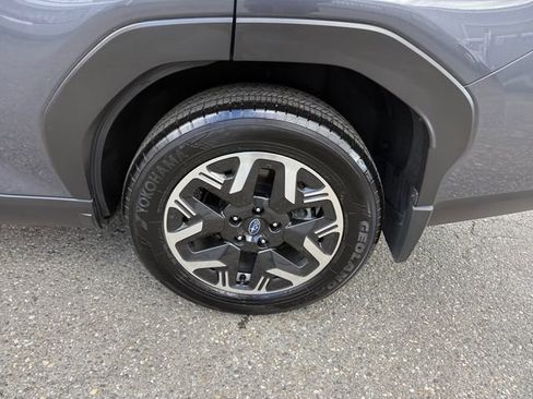 Certified 2025 Subaru Forester Premium image 11