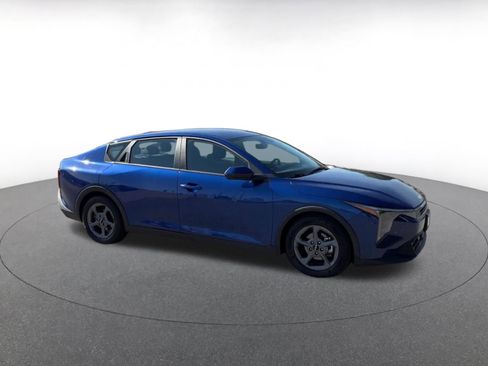 Used 2025 Kia K4 FWD image 2