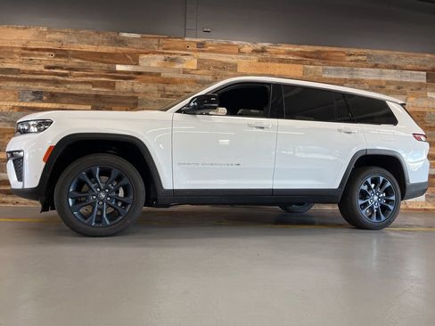 New 2026 Jeep Grand Cherokee L Limited AWD/4WD image 16