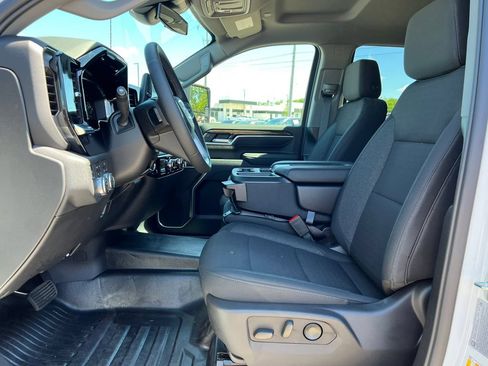 New 2026 GMC Sierra 2500 SLE w/ SLE Value Package; AWD/4WD image 4