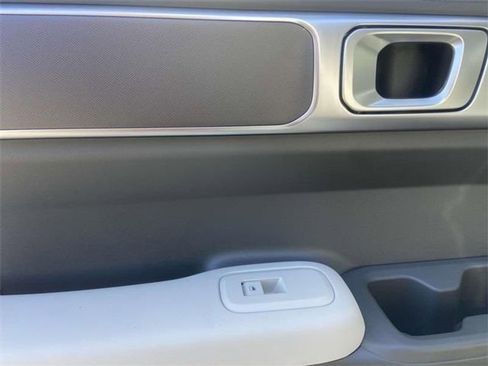 Used 2025 Hyundai Santa Fe SE image 11