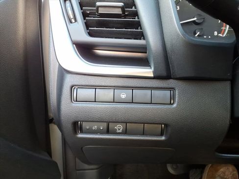 Certified 2023 Nissan Rogue SV image 26