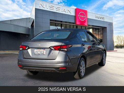 Used 2025 Nissan Versa S image 9
