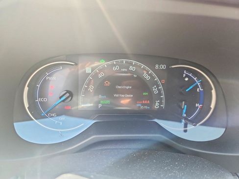 Used 2025 Toyota RAV4 XLE AWD/4WD image 8