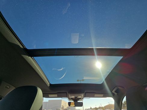 Used 2026 Volkswagen Tiguan SEL R-Line image 17