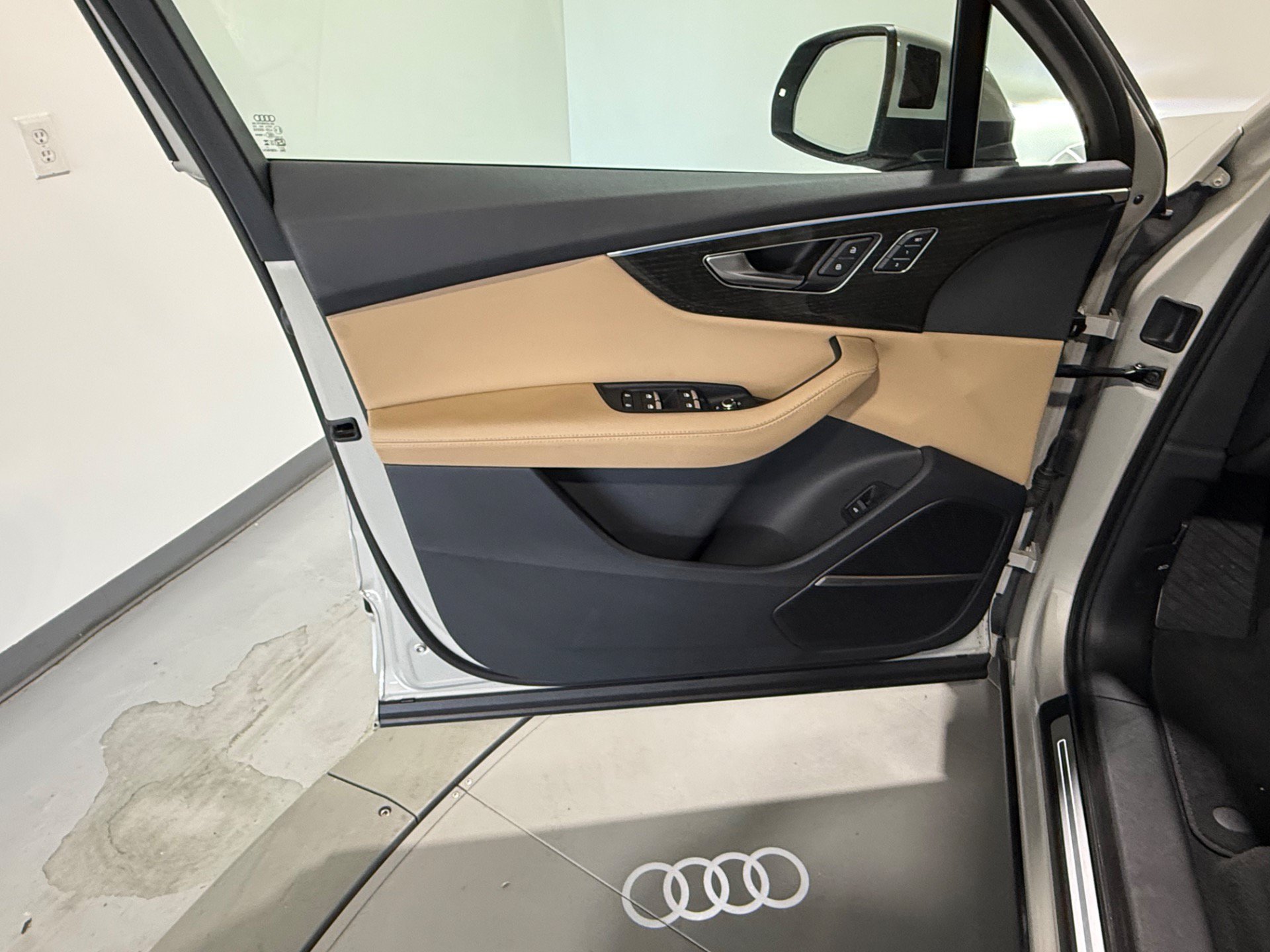 Used 2024 Audi Q7 2.0T Premium Plus w/ Premium Plus Package AWD/4WD image 14
