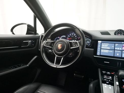 Used 2020 Porsche Cayenne S AWD/4WD image 17