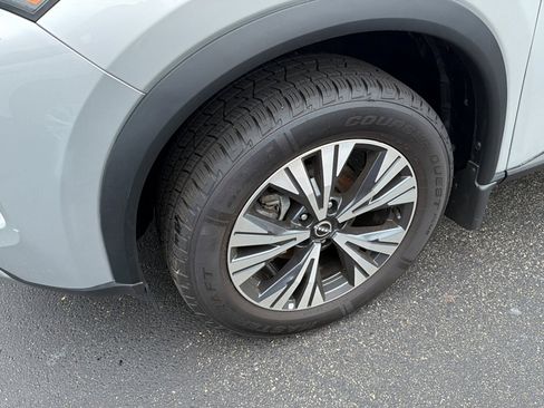 Used 2022 Nissan Rogue SV AWD/4WD image 18