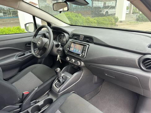 Used 2024 Nissan Versa S FWD image 27