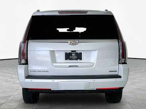 Used 2019 Cadillac Escalade ESV Luxury AWD/4WD image 6