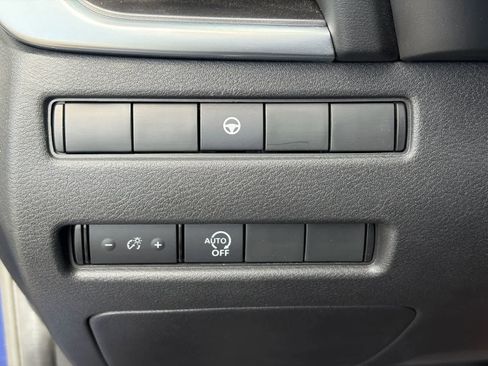 Certified 2023 Nissan Rogue SV image 18