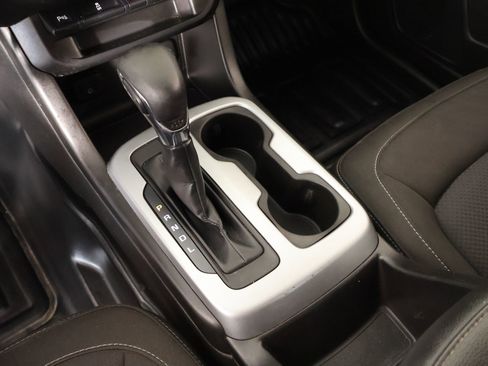 Used 2022 Chevrolet Colorado LT w/ Fleet Safety Package image 7