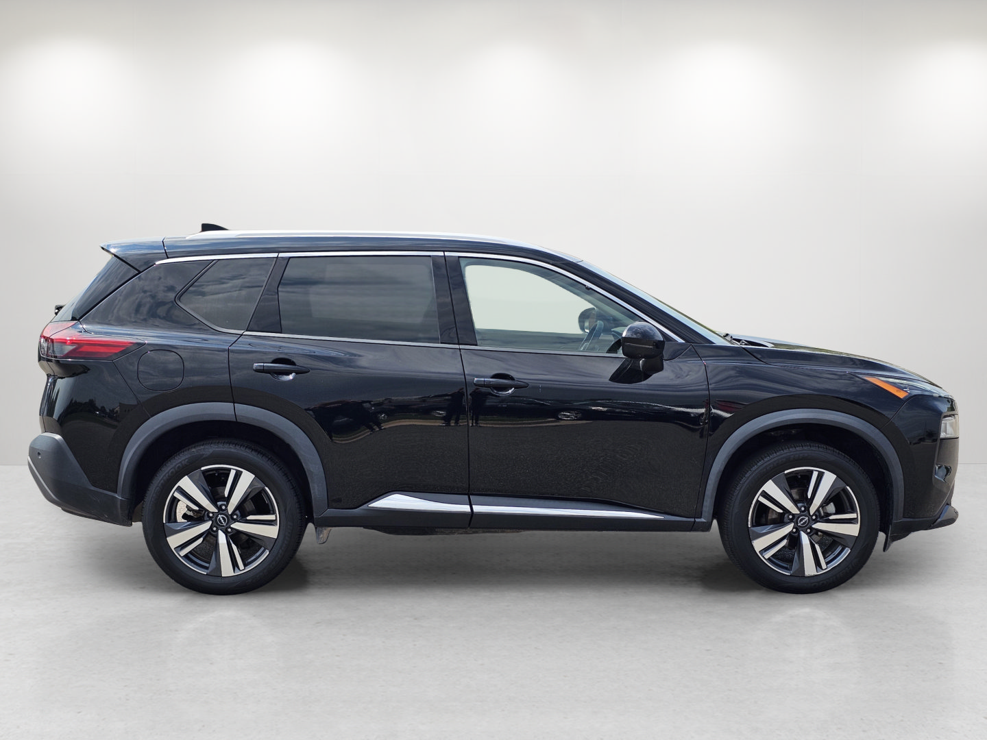 Used 2023 Nissan Rogue SL AWD/4WD image 4