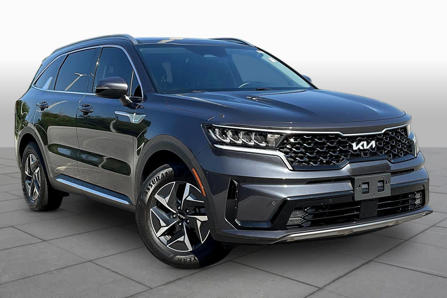 Used 2022 Kia Sorento EX w/ Panoramic Sunroof Package FWD image 3