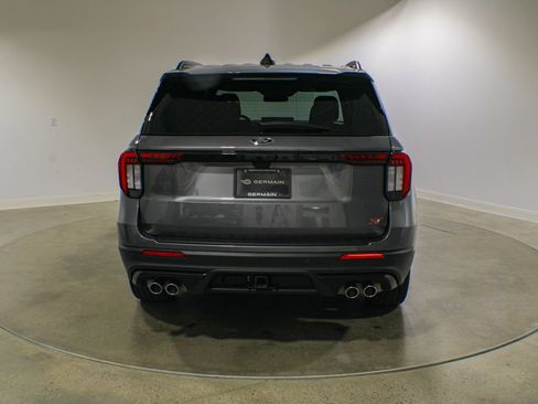 Used 2025 Ford Explorer ST AWD/4WD image 5