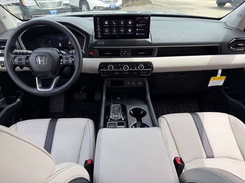 Certified 2026 Honda Pilot Touring image 19