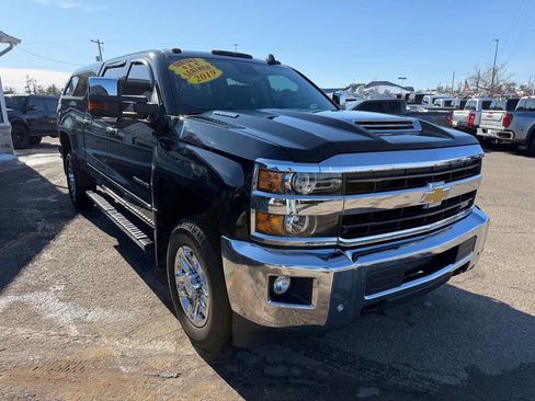 Used 2019 Chevrolet Silverado 2500 LTZ w/ Duramax Plus Package image 7