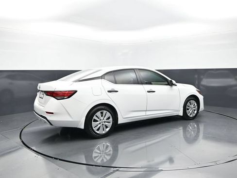 Used 2025 Nissan Sentra S w/ Lighting Package FWD image 7