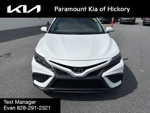 Used 2023 Toyota Camry SE AWD/4WD image 2