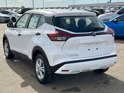 New 2025 Nissan Kicks Play S image 6