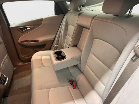 Used 2025 Chevrolet Malibu LT image 14