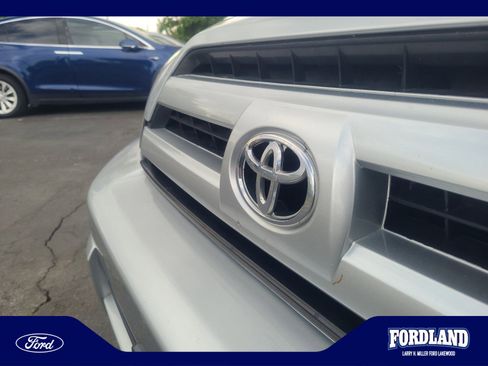 Used 2005 Toyota 4Runner Limited AWD/4WD image 21