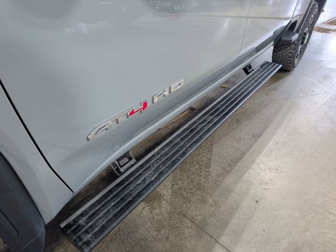 Used 2024 GMC Sierra 2500 AT4 w/ AT4 Premium Plus Package AWD/4WD image 8