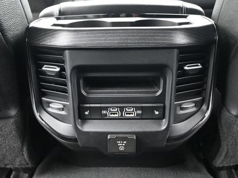 Used 2024 RAM 2500 Limited AWD/4WD image 25