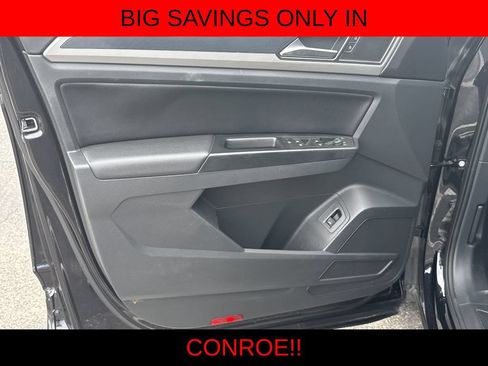Used 2020 Volkswagen Atlas Cross Sport SE w/ Panoramic Sunroof Package FWD image 4