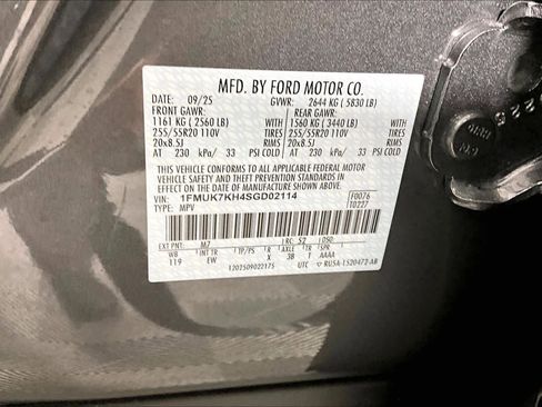 Used 2025 Ford Explorer ST-Line RWD image 34