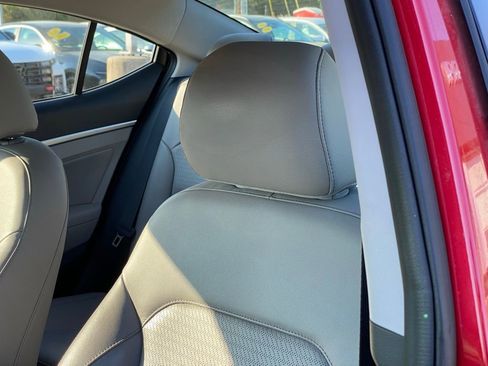 Used 2020 Hyundai Elantra Limited image 23