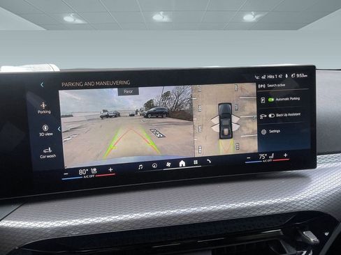 Used 2025 BMW 330i Sedan w/ Premium Package image 24