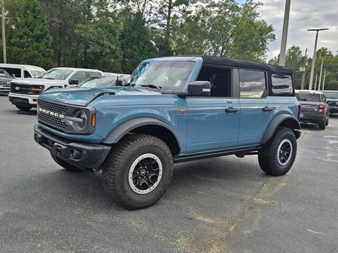 Used 2023 Ford Bronco Badlands image 3