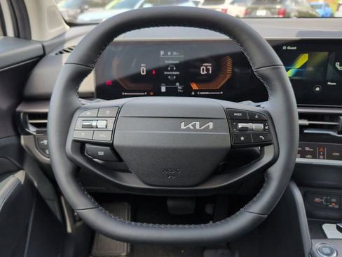 New 2026 Kia Sportage EX image 32