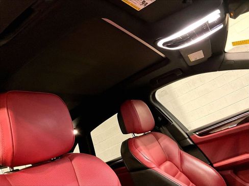 Certified 2023 Porsche Macan S image 27