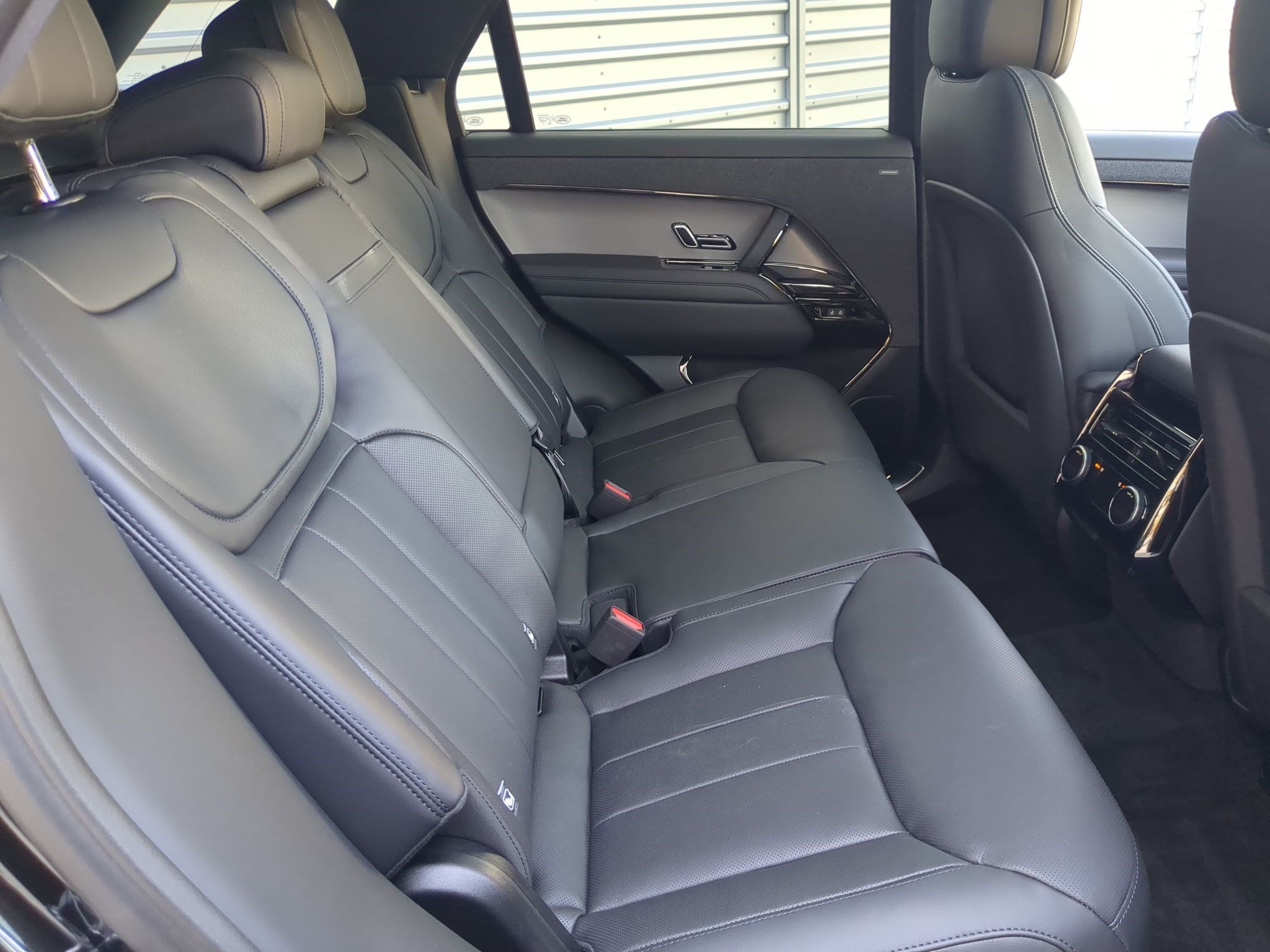 New 2027 Land Rover Range Rover Sport SE AWD/4WD image 30