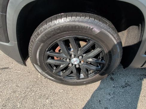 Used 2019 GMC Acadia SLT w/ LPO, Floor Liner Package AWD/4WD image 9