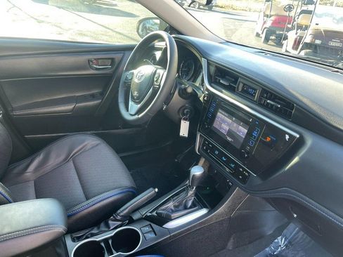 Used 2018 Toyota Corolla SE image 6