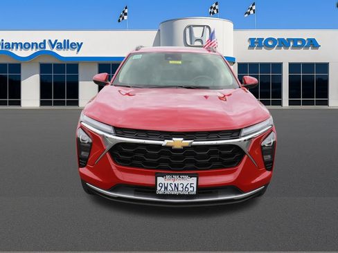 Used 2026 Chevrolet Trax LT FWD image 2