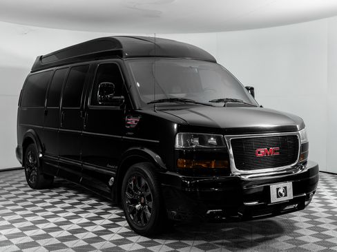 Used 2023 GMC Savana 2500 image 4