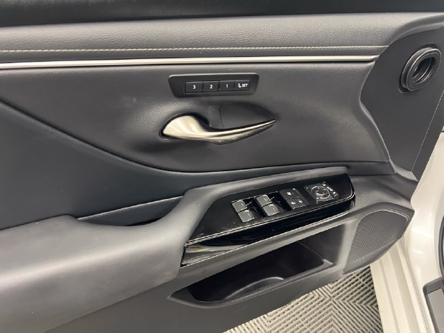 Certified 2025 Lexus ES 300h w/ Premium Package FWD image 8