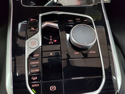 Used 2026 BMW X5 xDrive40i w/ M Sport Package image 16