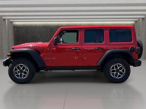 Used 2025 Jeep Wrangler Unlimited Rubicon AWD/4WD image 2