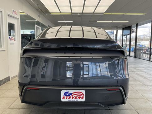 Used 2026 Tesla Model Y AWD image 6