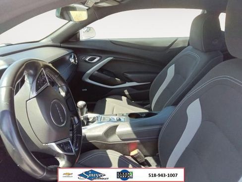 Used 2021 Chevrolet Camaro LT w/ Technology Package RWD image 10